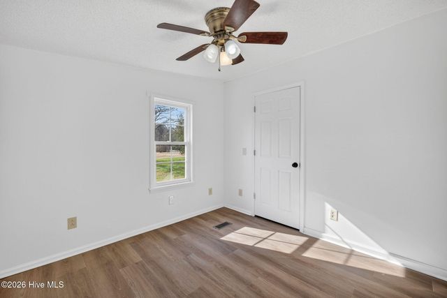 121 Woodcroft Lane, Rocky Point, NC 28457