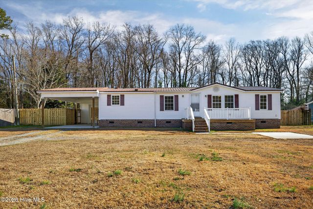 121 Woodcroft Lane, Rocky Point, NC 28457