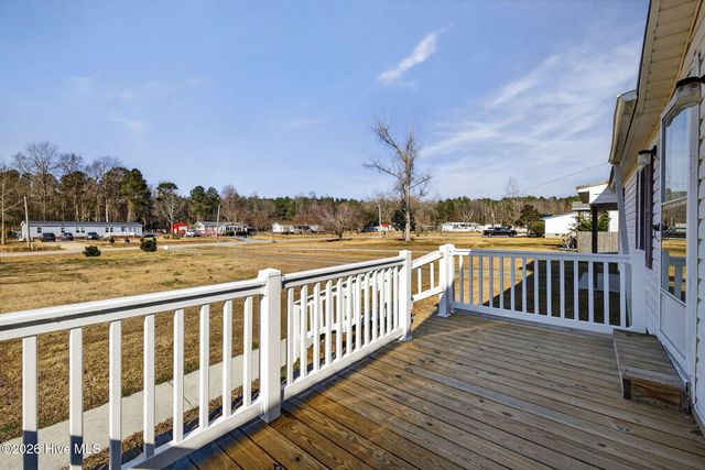 121 Woodcroft Lane, Rocky Point, NC 28457
