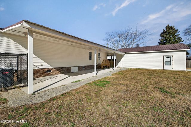 121 Woodcroft Lane, Rocky Point, NC 28457