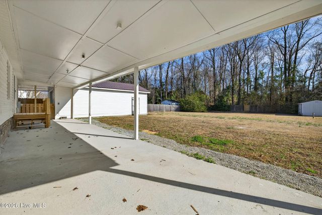 121 Woodcroft Lane, Rocky Point, NC 28457