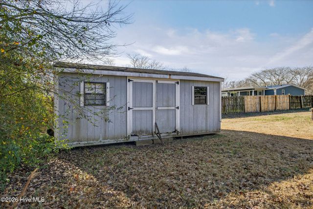 121 Woodcroft Lane, Rocky Point, NC 28457