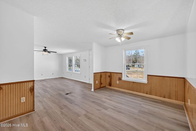 121 Woodcroft Lane, Rocky Point, NC 28457