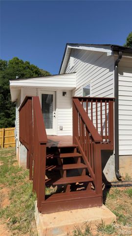 15 Groves Street, Cramerton, NC 28032