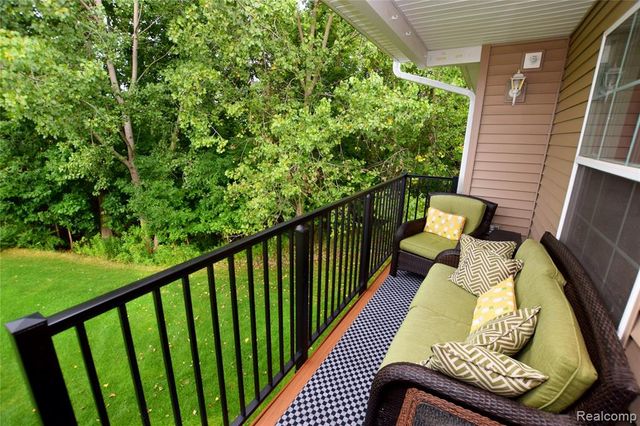 899 Watercress Lane, Fenton, MI 48430