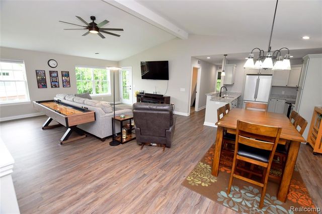 899 Watercress Lane, Fenton, MI 48430