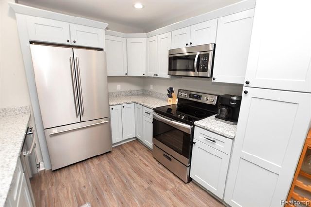 899 Watercress Lane, Fenton, MI 48430