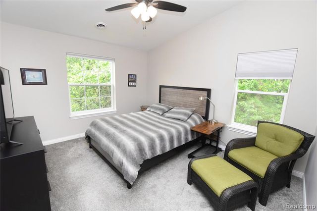 899 Watercress Lane, Fenton, MI 48430