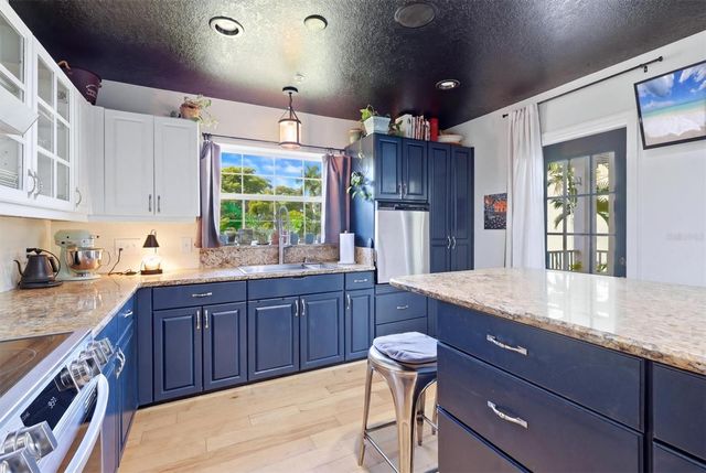 7107 HAWKS HARBOR CIRCLE, Bradenton, FL 34207