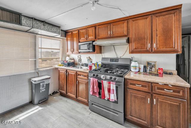 1436 Valle Poland Road, San Elizario, TX 79849