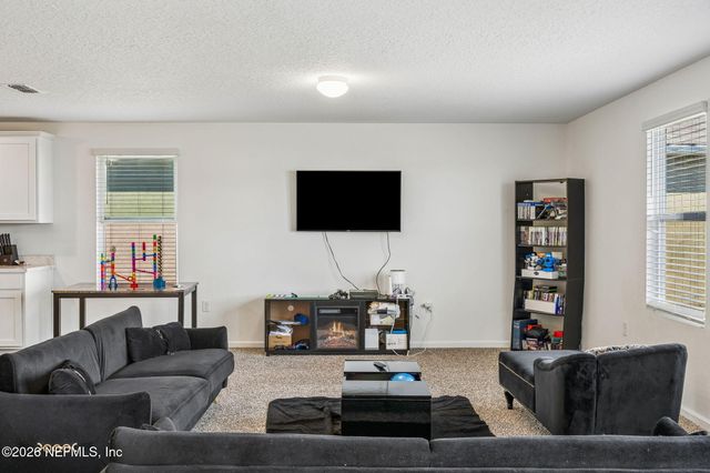 5606 HOLLOW BIRCH Drive, Jacksonville, FL 32219