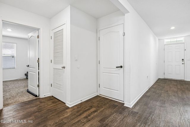 5606 HOLLOW BIRCH Drive, Jacksonville, FL 32219