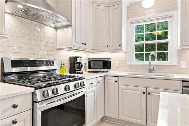 3815 Oak Forest Drive, High Point, NC 27265