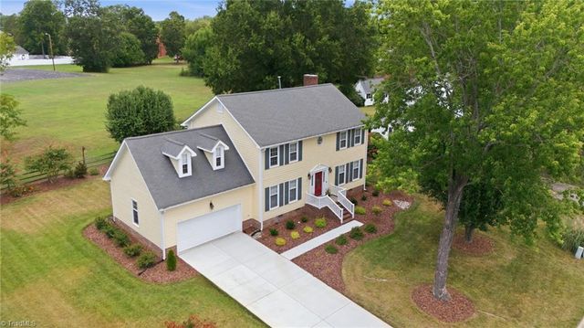 3815 Oak Forest Drive, High Point, NC 27265