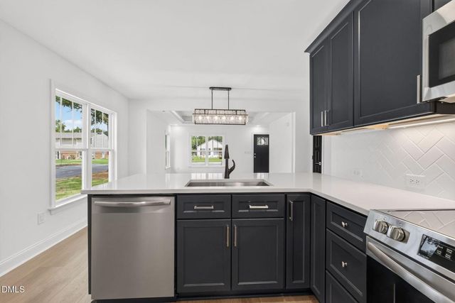 711 S Ellis Avenue, Dunn, NC 28334