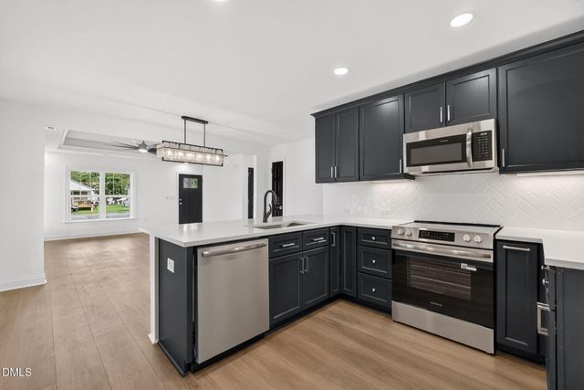 711 S Ellis Avenue, Dunn, NC 28334