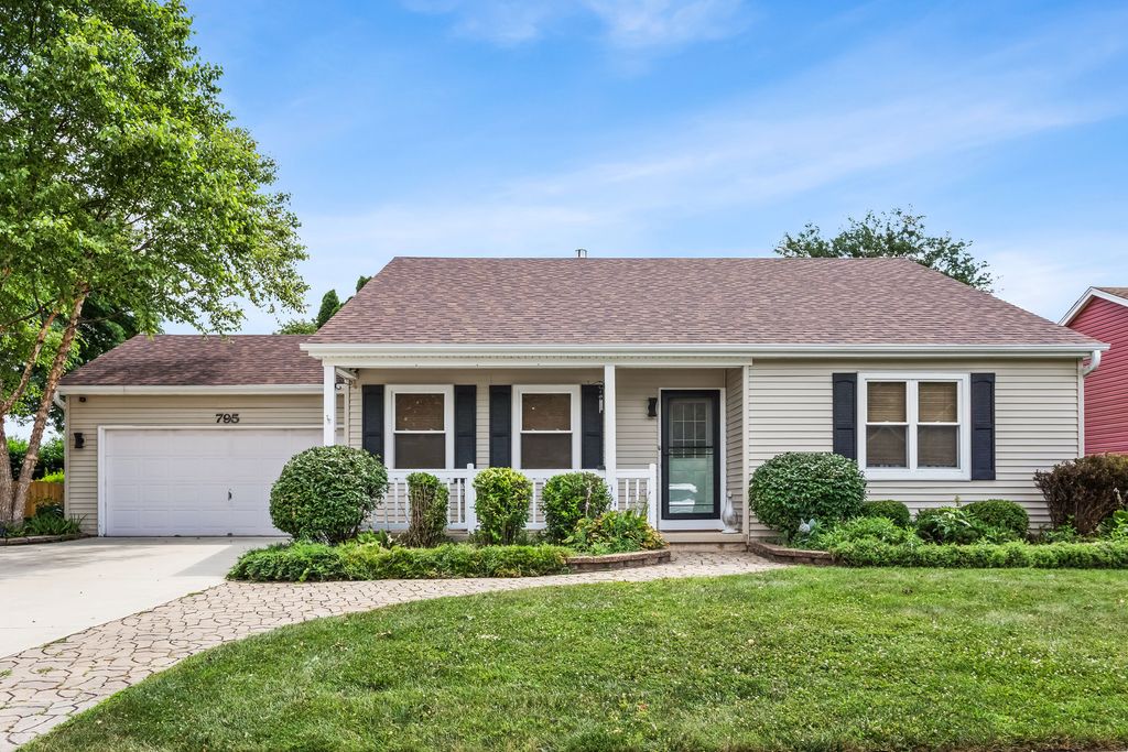 795 Springhill Court, Elgin, IL 60120