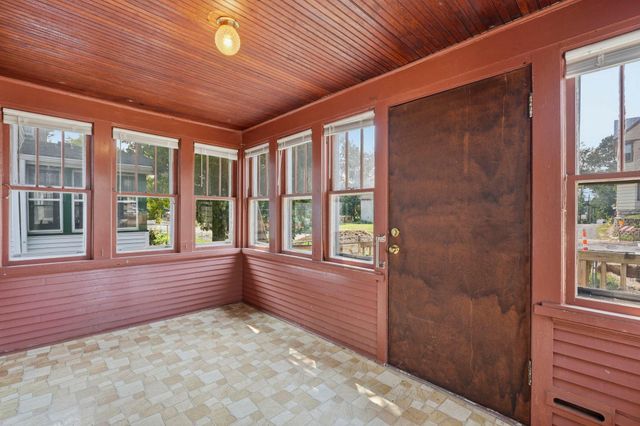 1006 Earl Street, Saint Paul, MN 55106