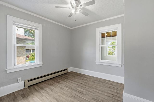 1006 Earl Street, Saint Paul, MN 55106