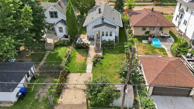 1006 Earl Street, Saint Paul, MN 55106