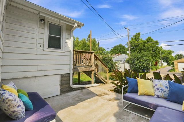 1006 Earl Street, Saint Paul, MN 55106