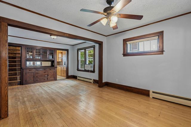 1006 Earl Street, Saint Paul, MN 55106