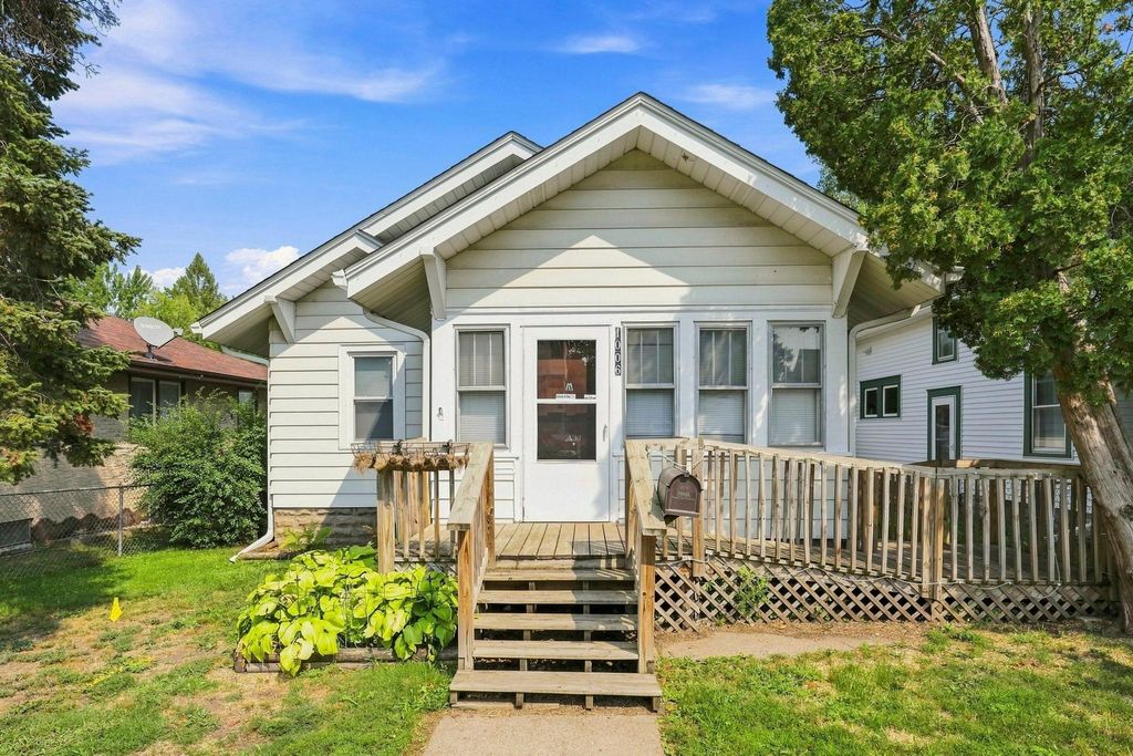 1006 Earl Street, Saint Paul, MN 55106 — photo 2
