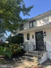 903 CEDAR ST, Riverton, NJ 08077