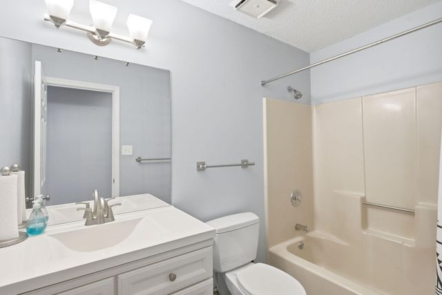 2316 HILLSHIRE DR, Columbia, MO 65203