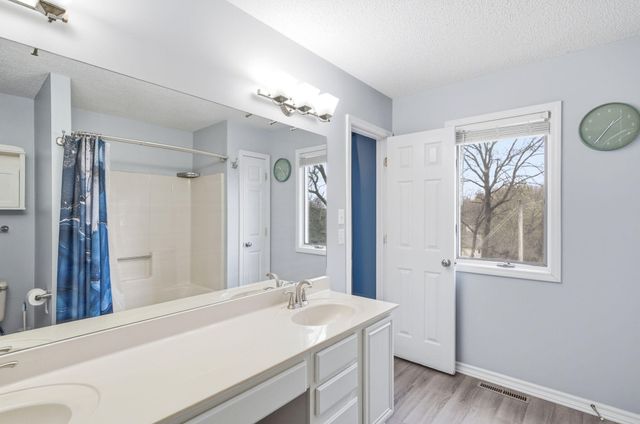 2316 HILLSHIRE DR, Columbia, MO 65203