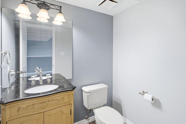 2316 HILLSHIRE DR, Columbia, MO 65203