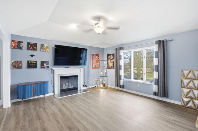 2316 HILLSHIRE DR, Columbia, MO 65203