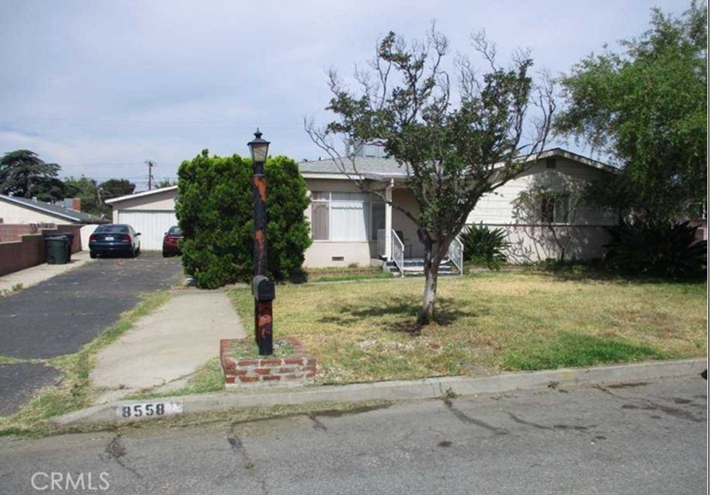 Image 1 of property listing at 8558 Evergreen Lane, Fontana, CA 92335