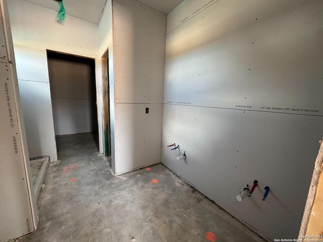 403 Nottabi Rd, Adkins, TX 78101