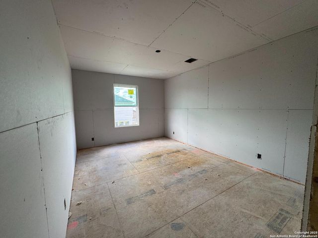 403 Nottabi Rd, Adkins, TX 78101