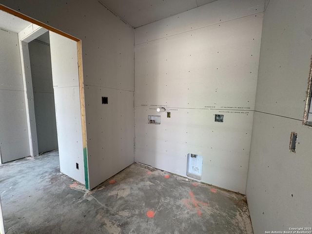 403 Nottabi Rd, Adkins, TX 78101