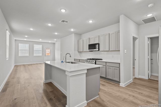 15546 Doublecreek Dr, San Antonio, TX 78253