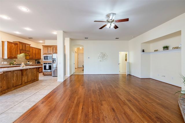 6115 Crestridge Lane, Sachse, TX 75048