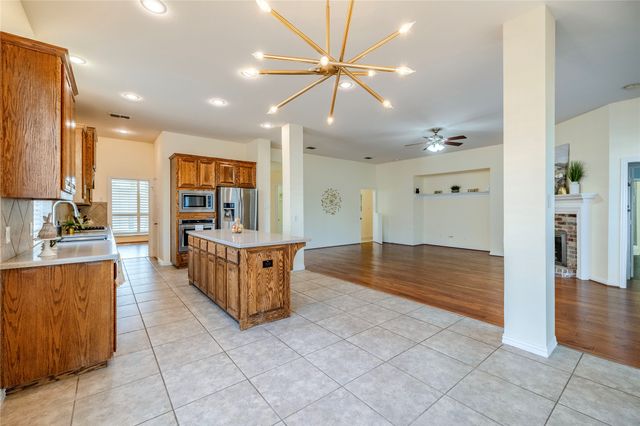 6115 Crestridge Lane, Sachse, TX 75048