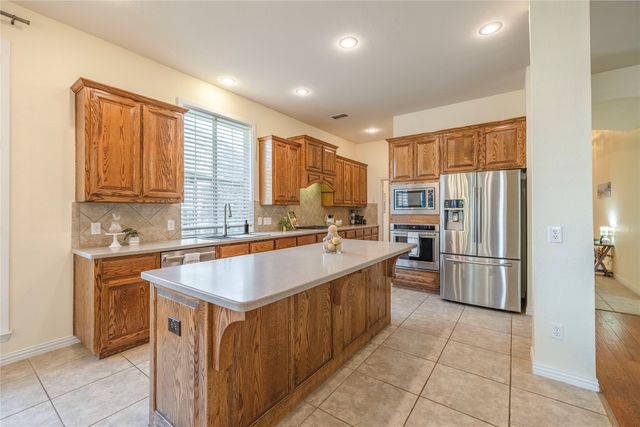 6115 Crestridge Lane, Sachse, TX 75048