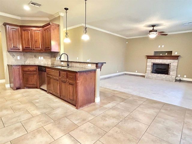 913 SW 78th St., Lawton, OK 73505