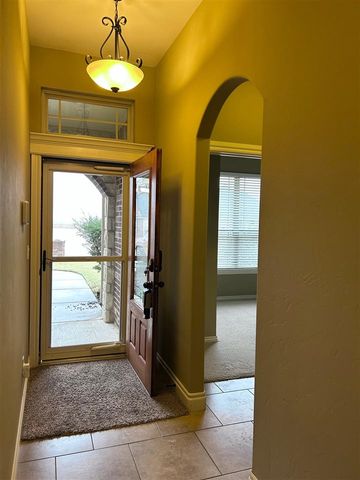 913 SW 78th St., Lawton, OK 73505