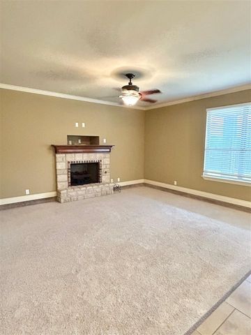 913 SW 78th St., Lawton, OK 73505