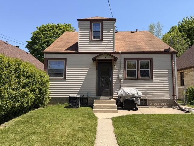 2407 S 78th STREET, West Allis, WI 53219