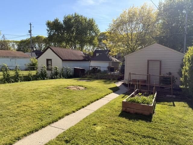 2407 S 78th STREET, West Allis, WI 53219