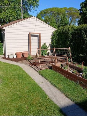 2407 S 78th STREET, West Allis, WI 53219
