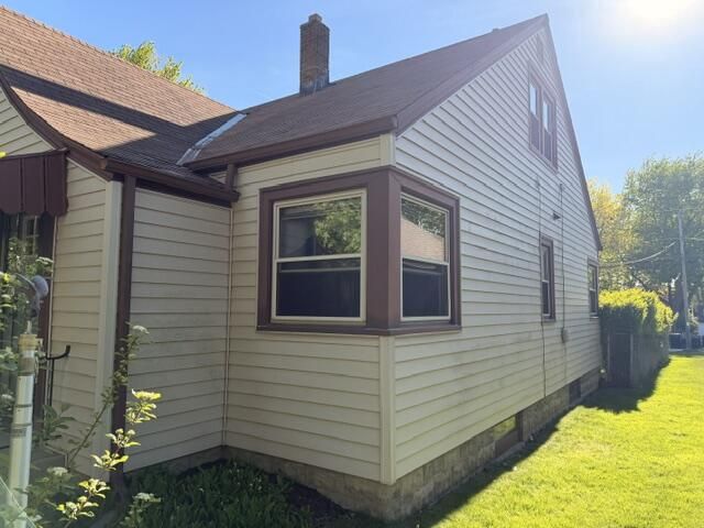 2407 S 78th STREET, West Allis, WI 53219