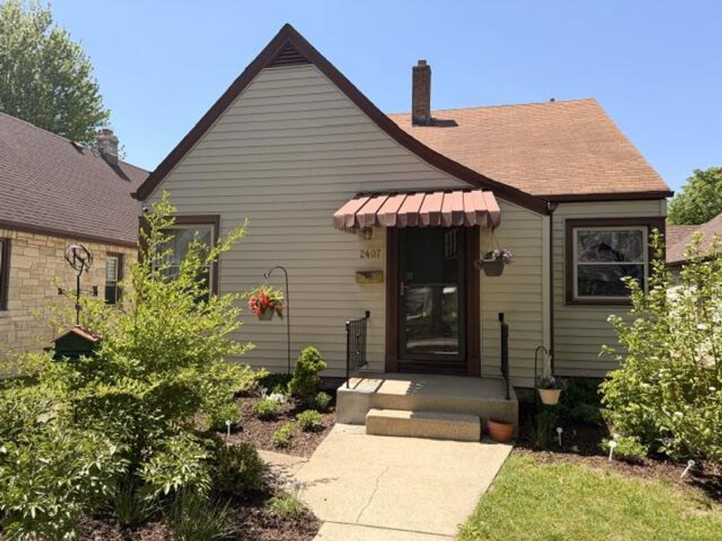 2407 S 78th STREET, West Allis, WI 53219
