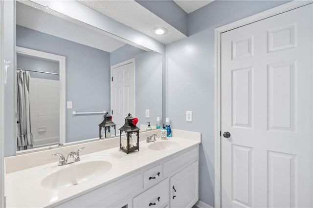 12811 Reeder Street, Overland Park, KS 66213