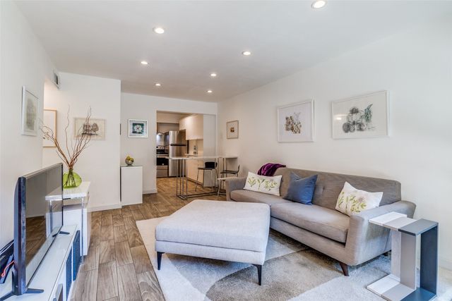 4340 Cedar Springs Road 109, Dallas, TX 75219